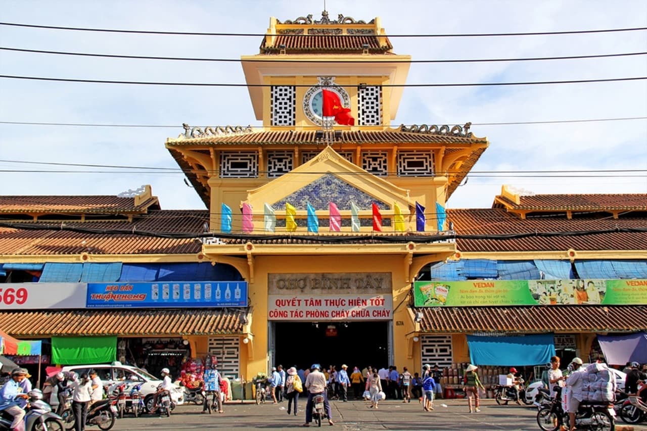 Ho Chi Minh Half-Day City Tour: Independence Palace, Notre Dame Cathedral, Thien Hau Pagoda - image 6