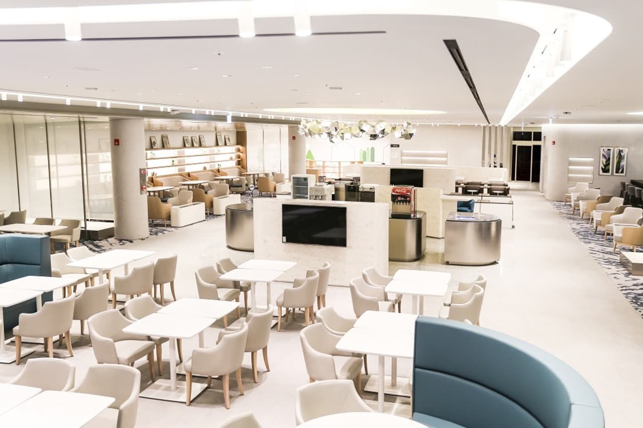 Plaza Premium Lounge - Incheon International Airport - image 11