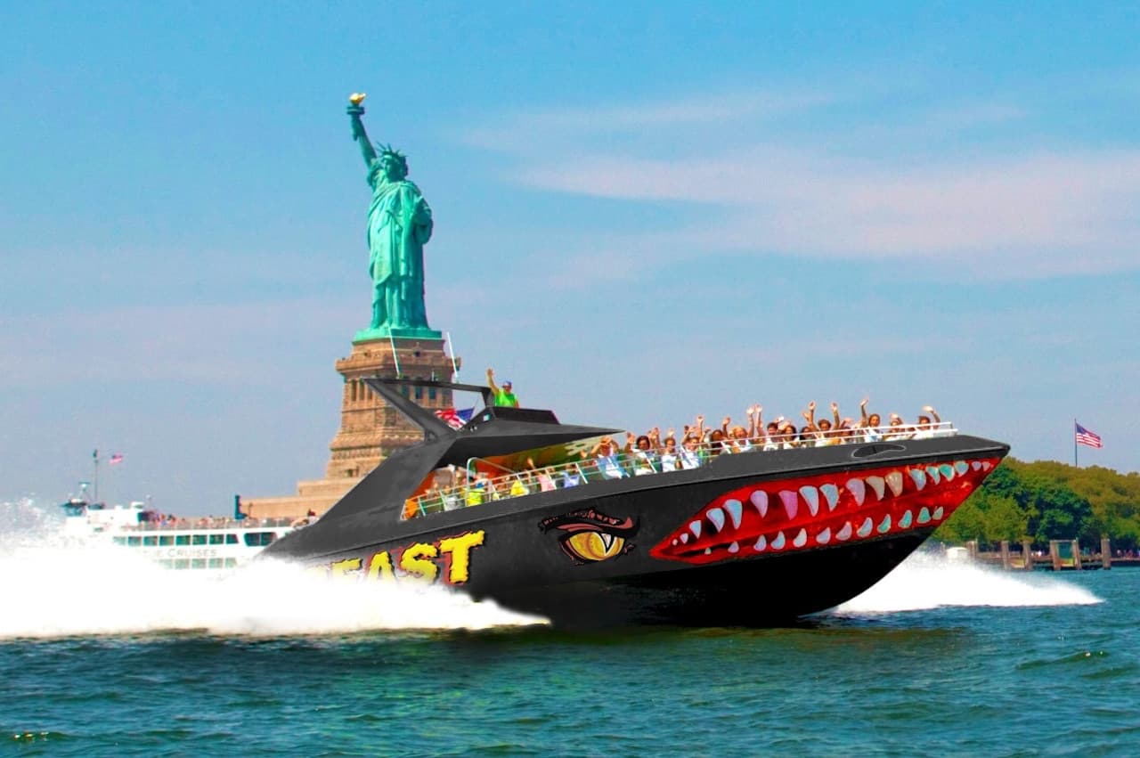 The Beast Downtown Speedboat to Statue of Liberty by Circle Line: Reserved Straight-to-Board Ticket - imagen principal