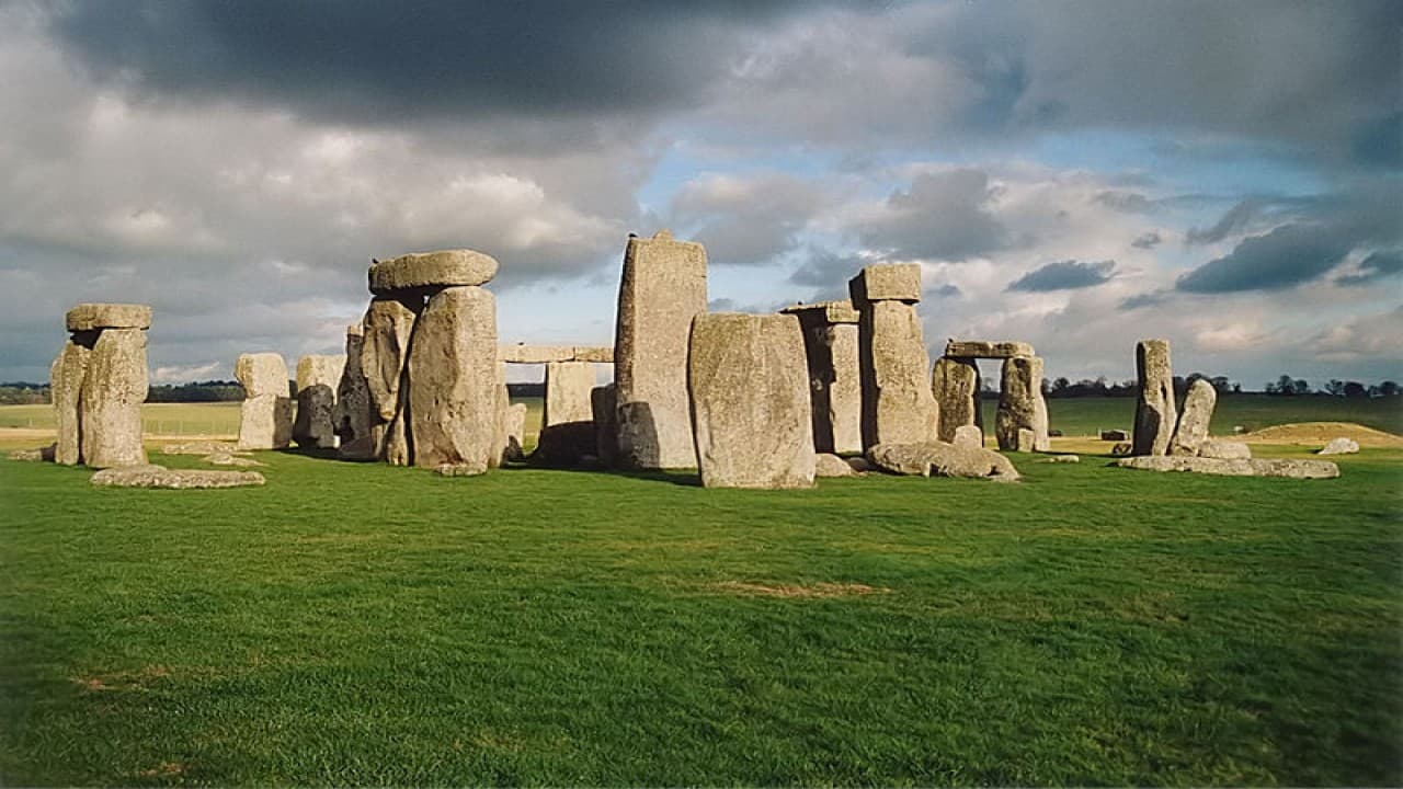 Stonehenge and Roman Baths Tour - image 5