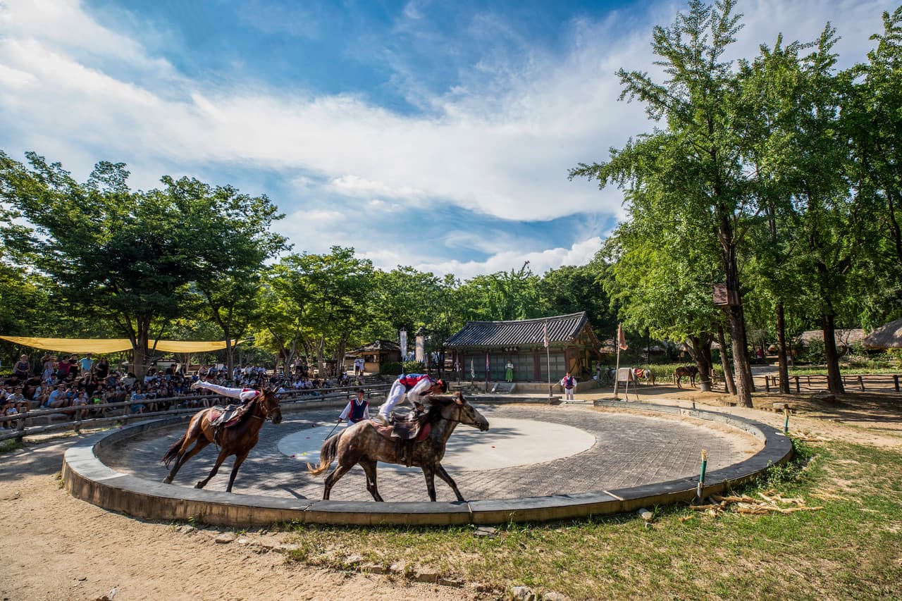 Korean Folk Village and Suwon Hwaseong Fortress Full-Day Tour from Seoul - 대표 이미지