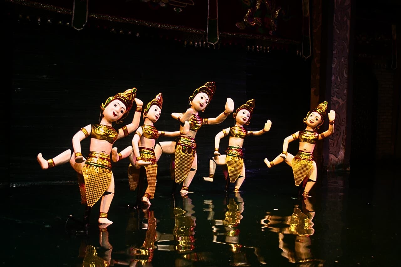 Golden Dragon Water Puppet Show - main image