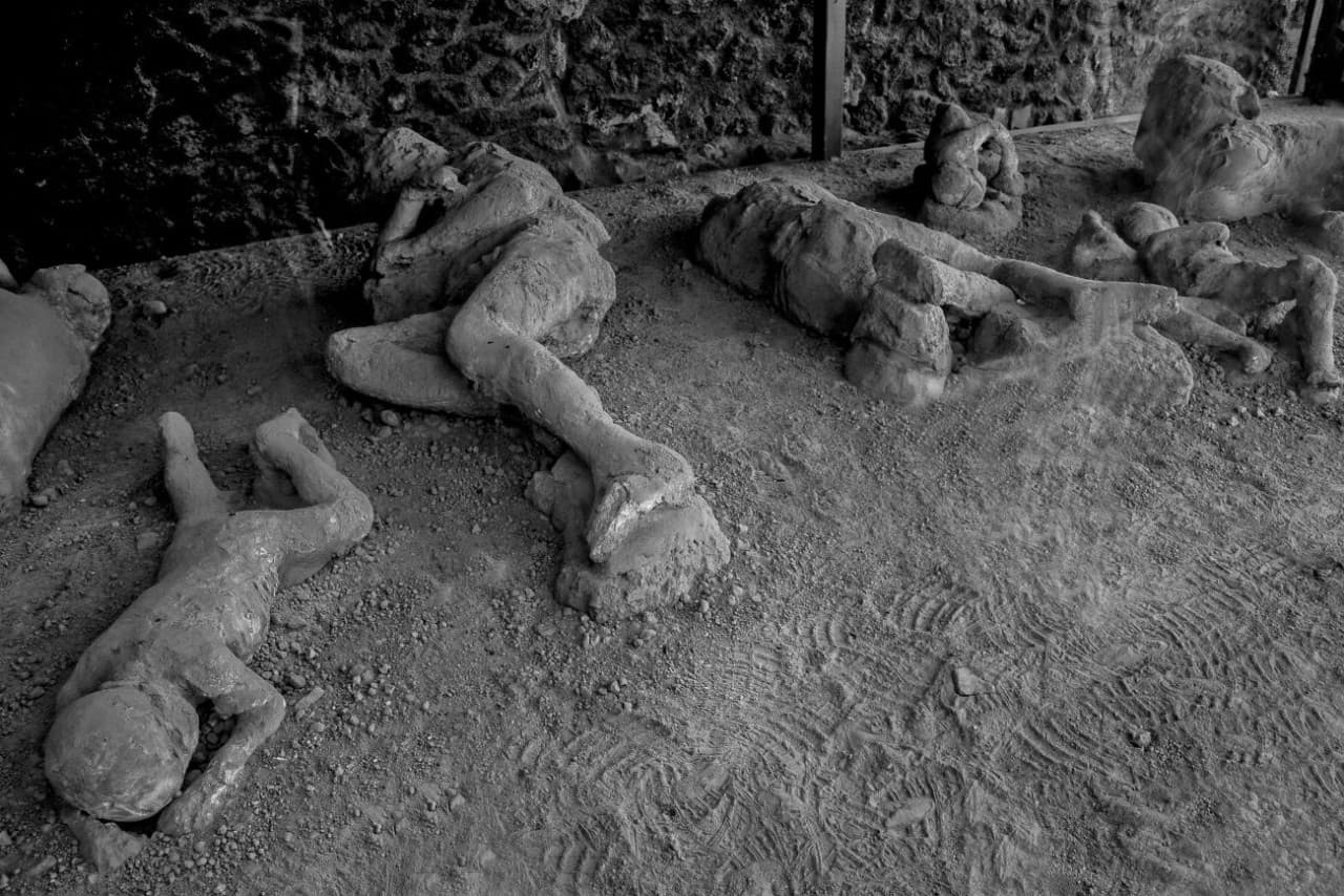 Pompeii and Naples Full-Day Tour from Rome - image 21