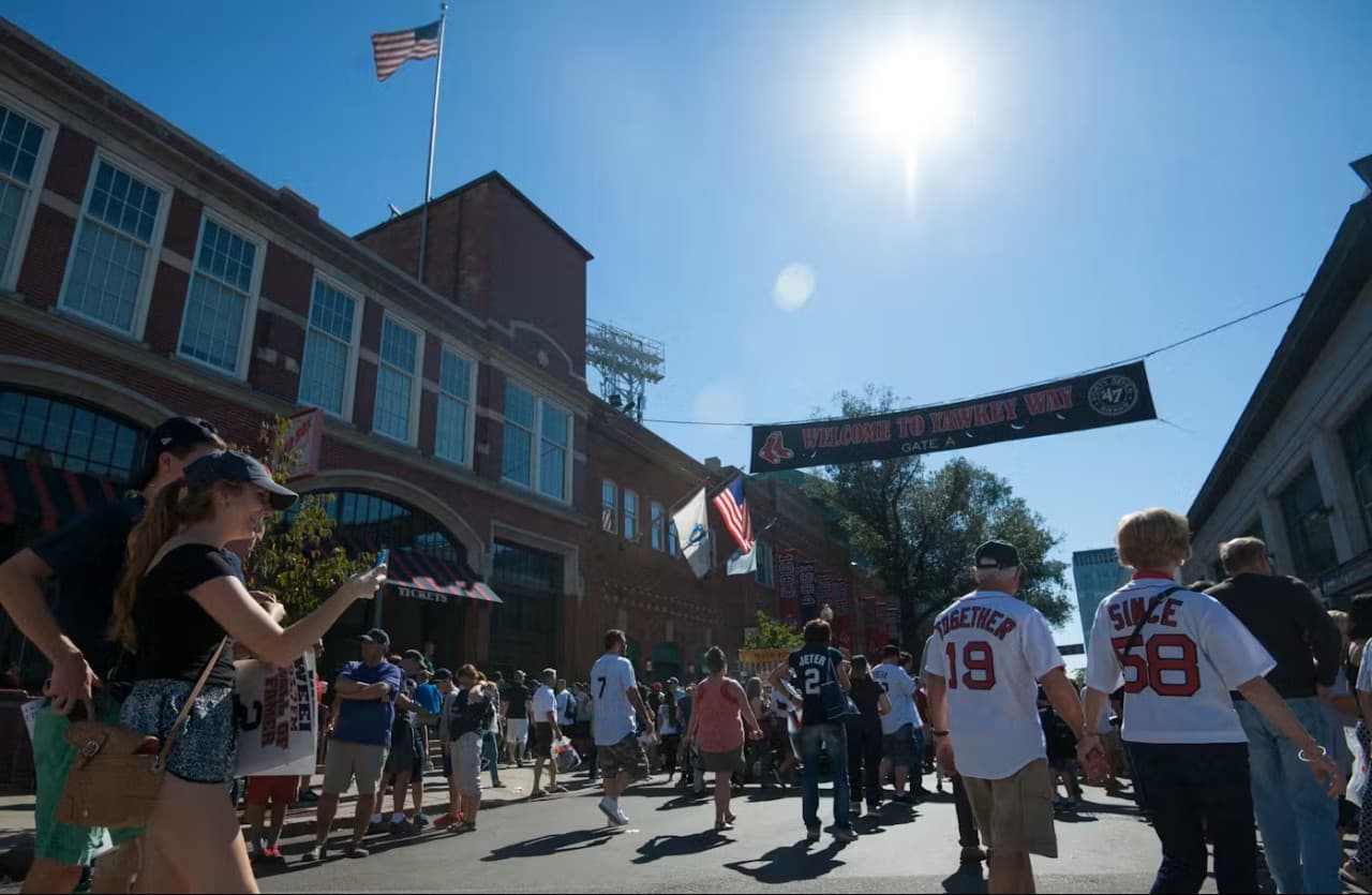 Fenway Park walking tour in Boston - image 3
