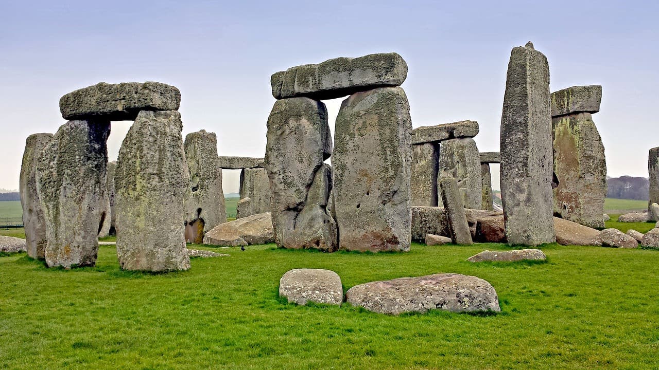 England In One Day: Stonehenge, Bath, Stratford and The Cotswolds Tour - image 9