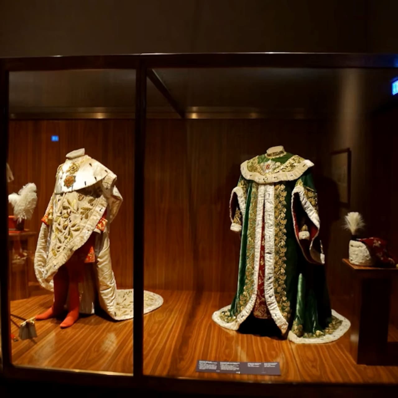 Imperial Treasury at the Hofburg Palace - image 2