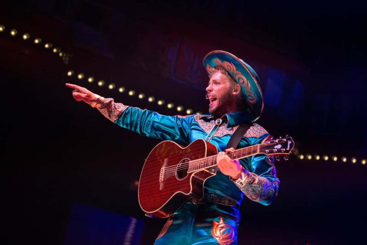 Atomic Saloon Show at The Grand Canal Shoppes - image 2