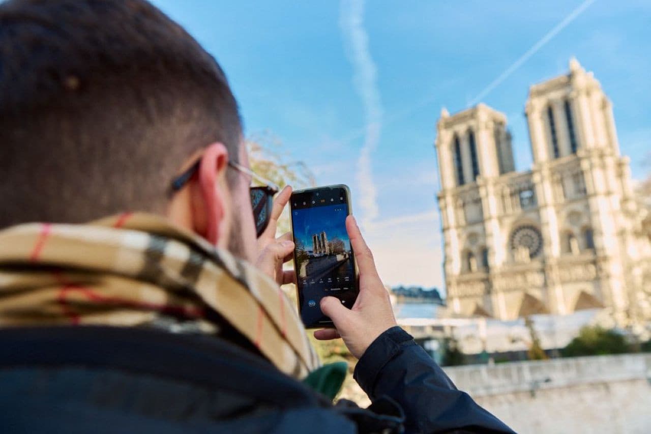 Notre Dame Cathedral Neighbourhood Guided Walking Tour - image 2