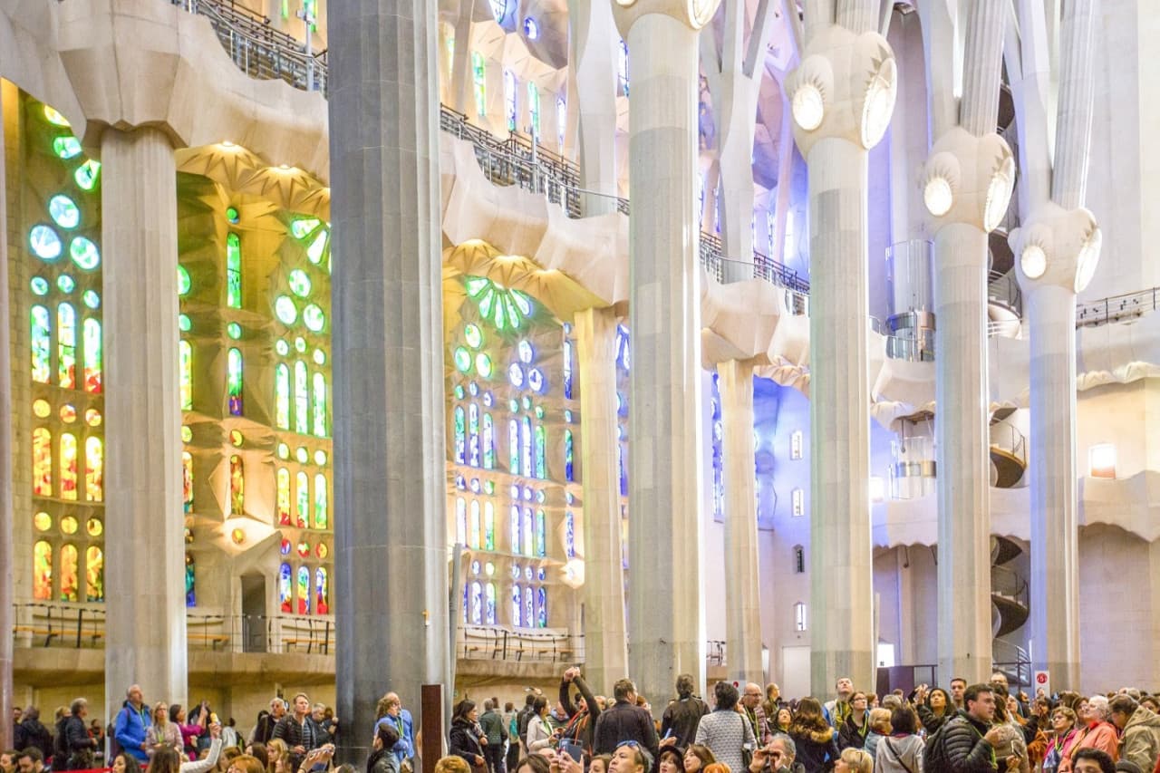Sagrada Familia Skip-the-Line Guided Tour - image 4