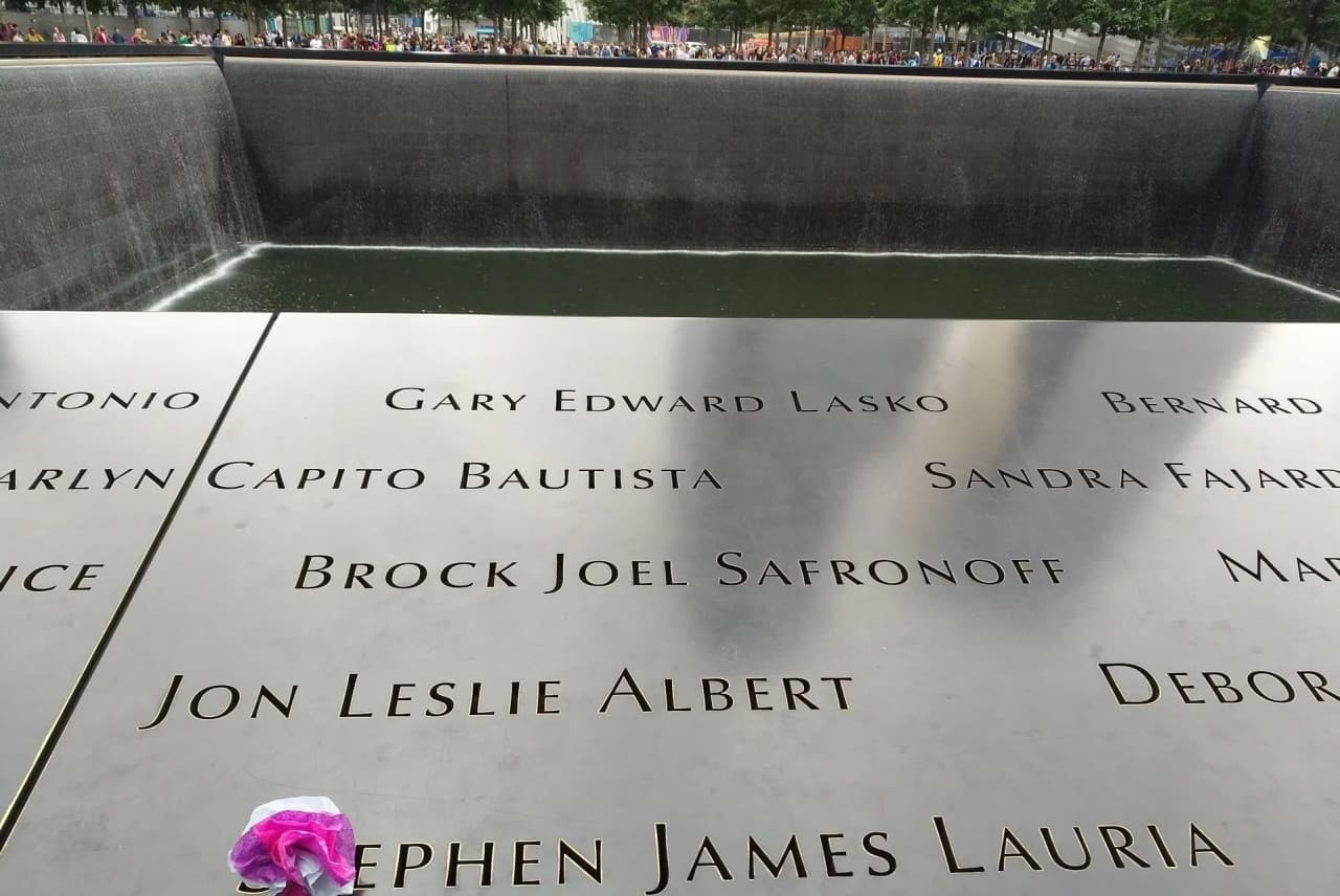 9/11 Memorial & Wall Street Walking Tour + Optional 9/11 Museum Admission - image 17