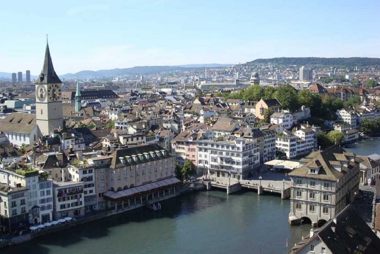 Zurich Sightseeing Bus Tour with Guided Old Town Walk - image 4