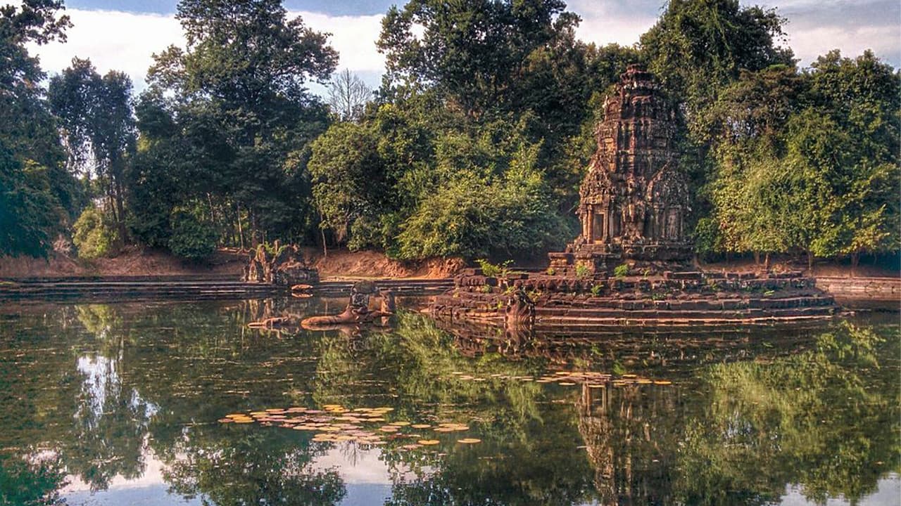 Angkor Wat, Ta Prohm, and Neak Pean Tour - image 2