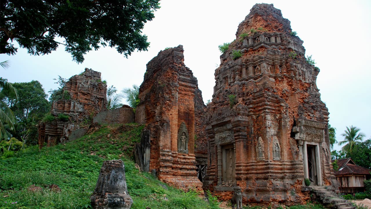 Roluos Temples and Kampong Phluk Floating Village Tour - main image