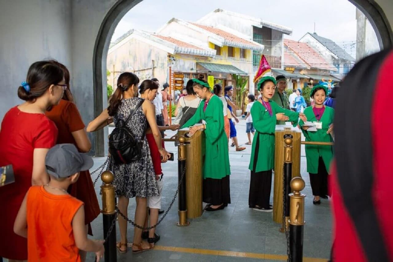 Hoi An Impression Theme Park and Hoi An Memories Show - image 14