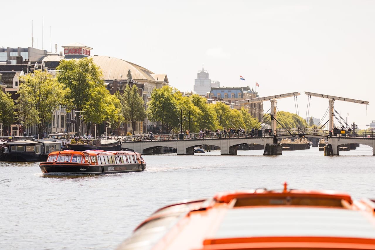 Amsterdam City Centre Canal Cruise Including Audioguide - image 4