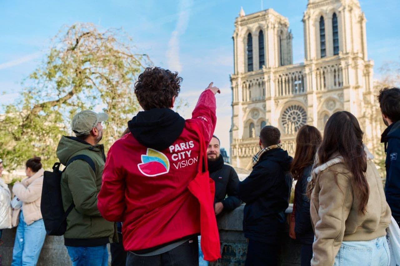 Notre Dame Cathedral Neighbourhood Guided Walking Tour - image 3