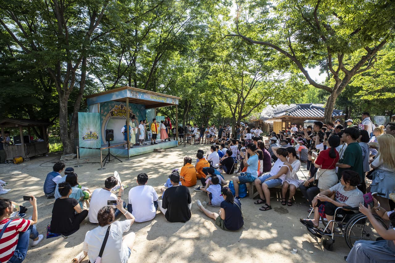 Korean Folk Village and Suwon Hwaseong Fortress Full-Day Tour from Seoul - 이미지 12