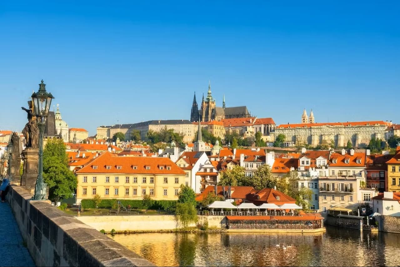 Charles Bridge Towers Ticket + Audio Guide - image 3