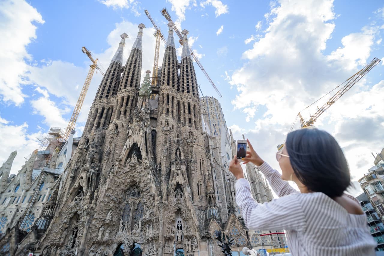 Barcelona Walking Tour with High-Speed Train Transfer from Madrid - imagen 2
