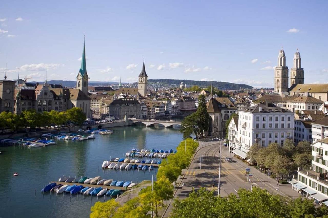 Zurich Sightseeing Bus Tour with Guided Old Town Walk - image 2