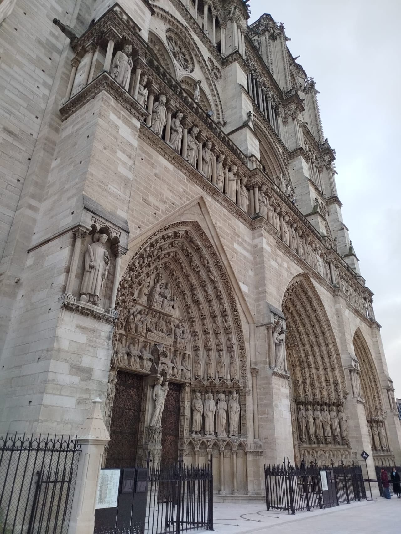 Notre Dame Cathedral Neighbourhood Guided Walking Tour - imagen 9