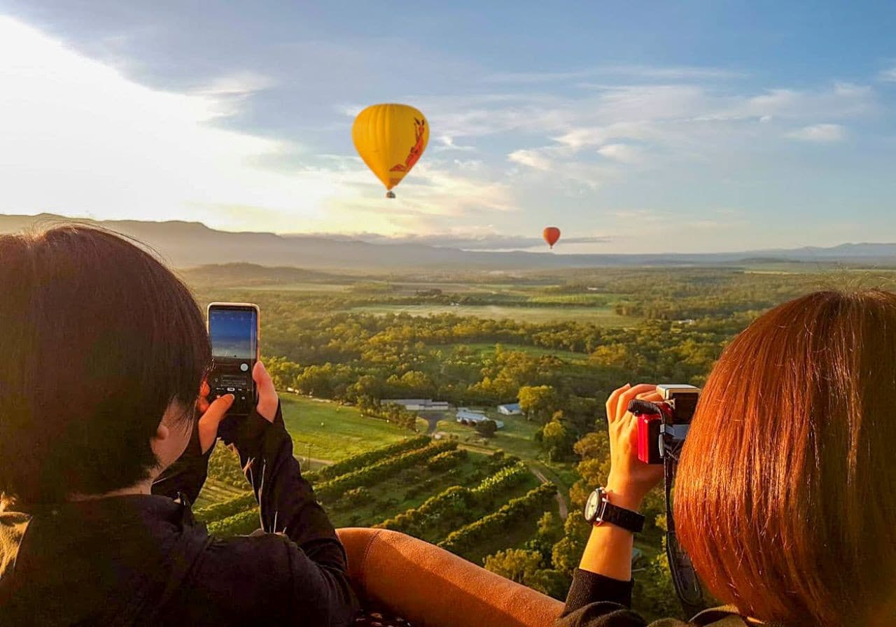 Cairns Hot Air Balloon Flight with Sparkling Wine and Optional Round Trip Transfer - image 2