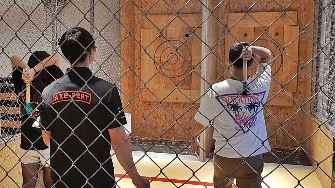 Axe Factor Sentosa: Axe Throwing Experience - image 2