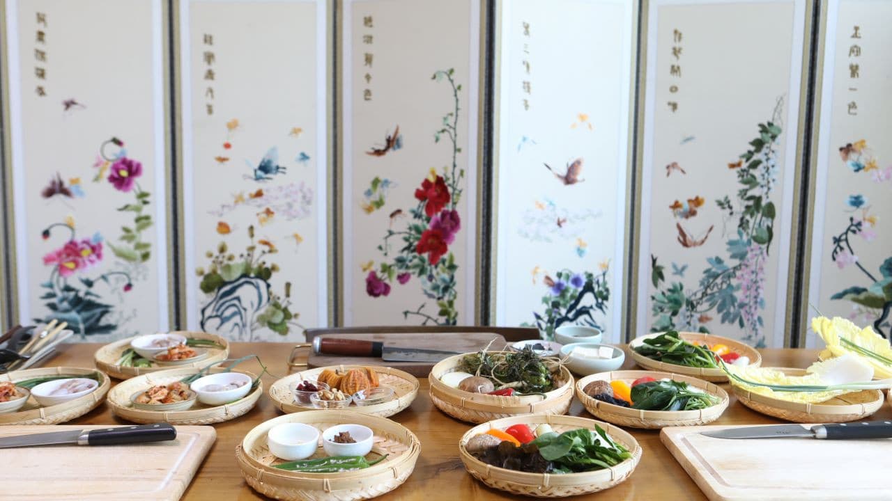 Seoul Cooking Class with Traditional Market Walking Tour - image 2