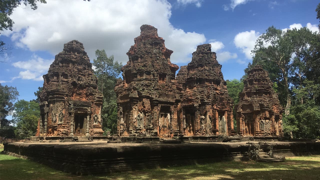 Roluos Temples and Kampong Phluk Floating Village Tour - image 5
