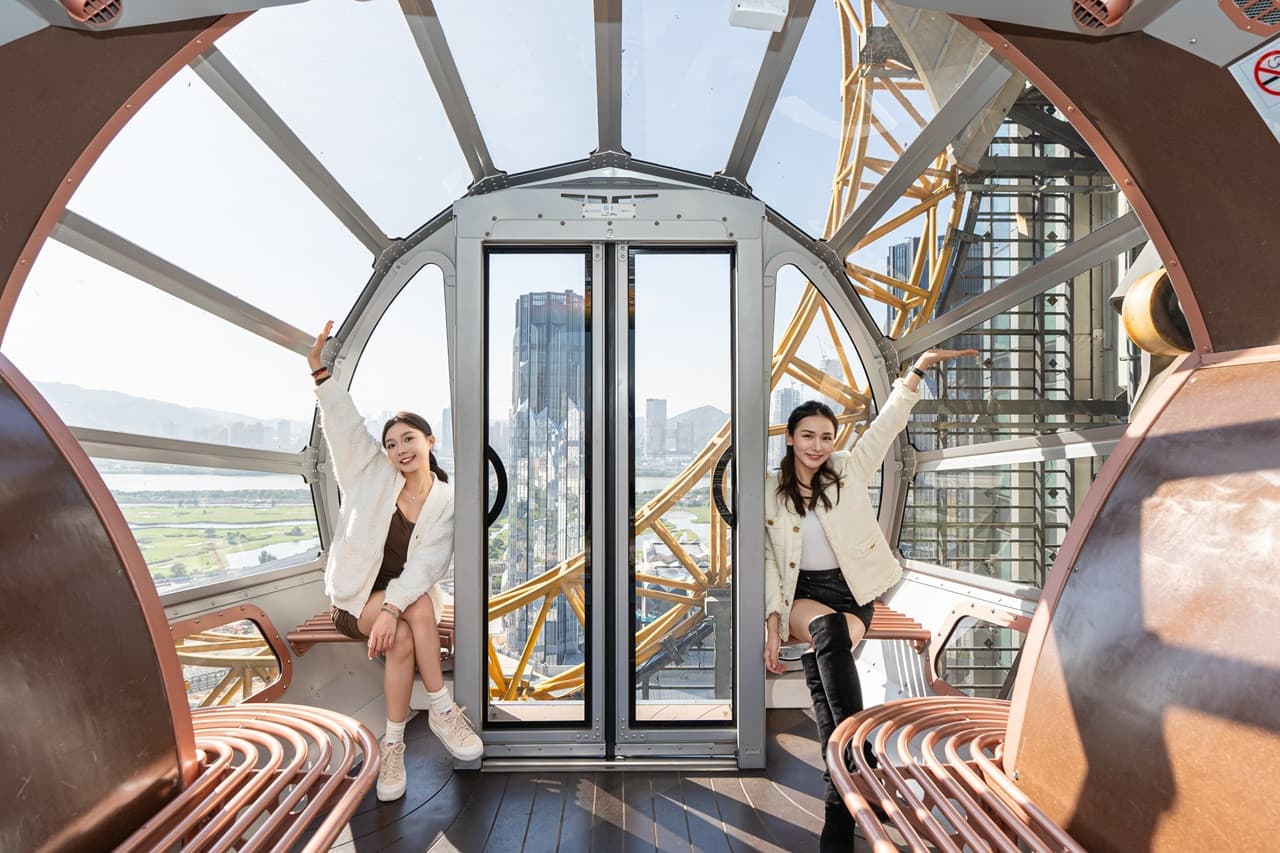 Studio City Macau Golden Reel Ferris Wheel - image 6