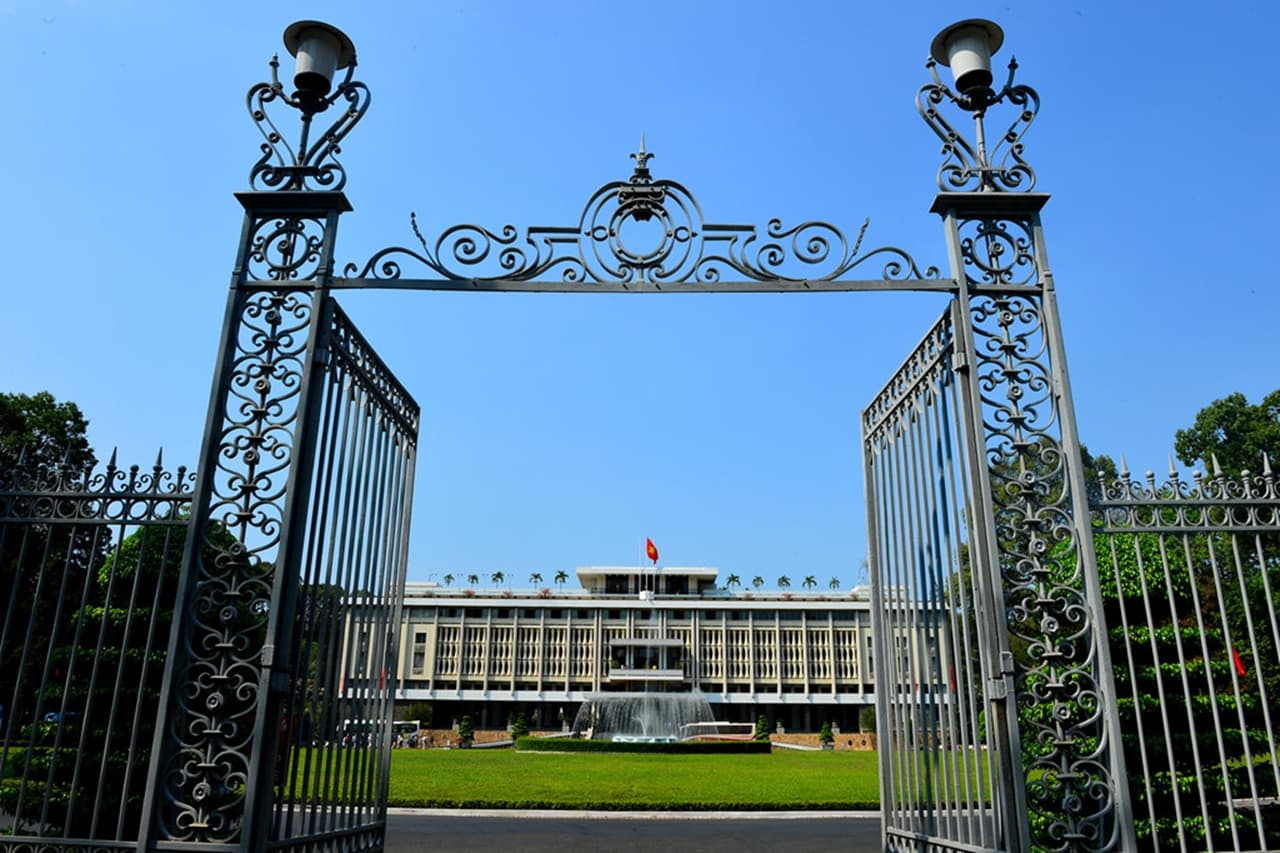 Ho Chi Minh Half-Day City Tour: Independence Palace, Notre Dame Cathedral, Thien Hau Pagoda - image 2