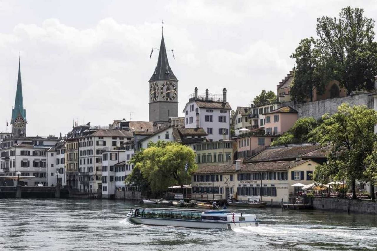 Zurich Sightseeing Bus Tour with Guided Old Town Walk - image 3