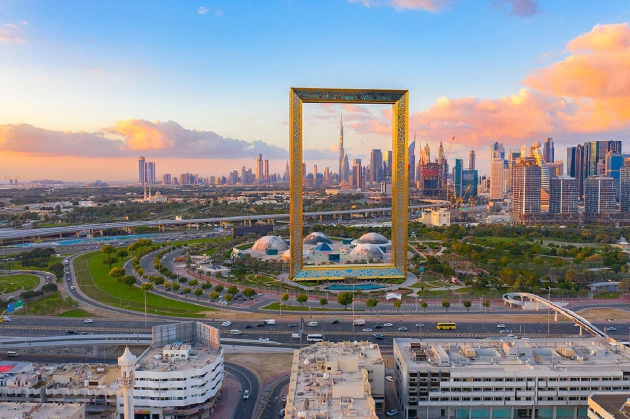 COMBO: IMG Worlds of Adventure with FREE Dubai Frame and Lost World Aquarium - image 2