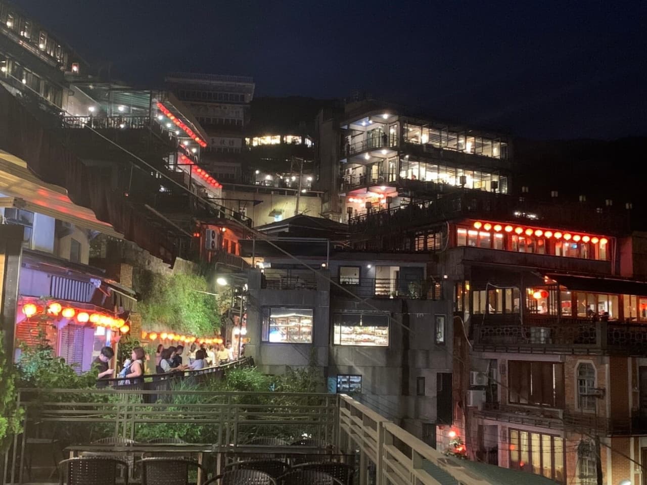 Jiufen Night Tour from Taipei: Jiufen Old Street, ShueiNanDong Golden Waterfall, Baoshishan Lookout - image 9