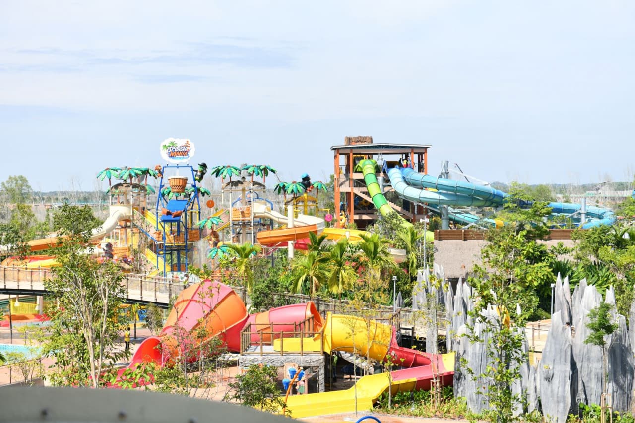 SplashMania Waterpark Ticket in Gamuda Cove - main image