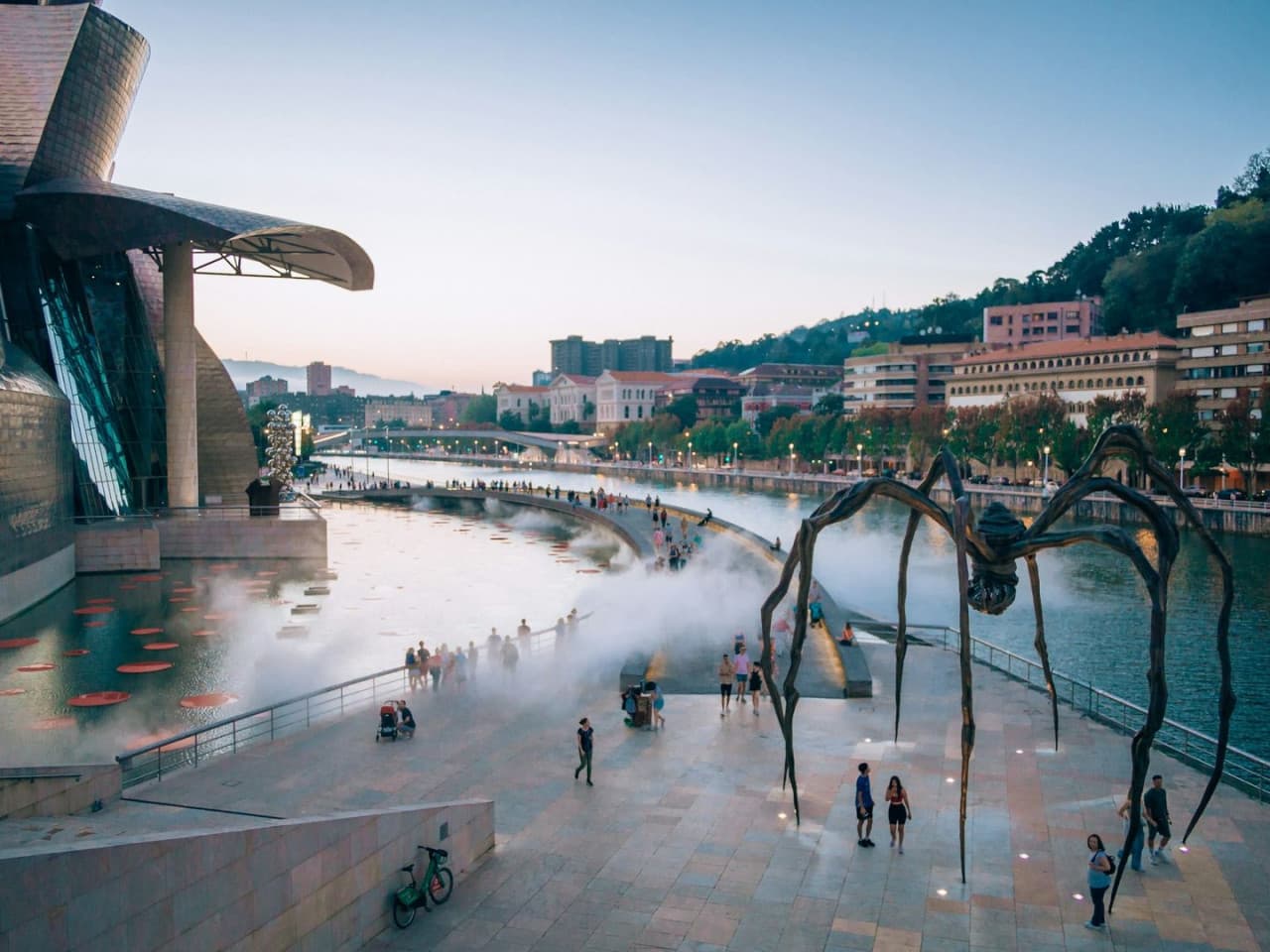 Guggenheim Museum Bilbao Ticket with Artistic City Self-Guided Audio Tour - image 5