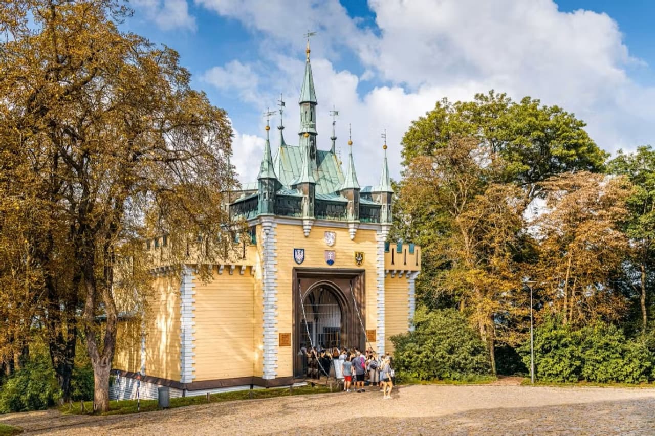 Petřín Tower & Mirror Maze Ticket - image 5
