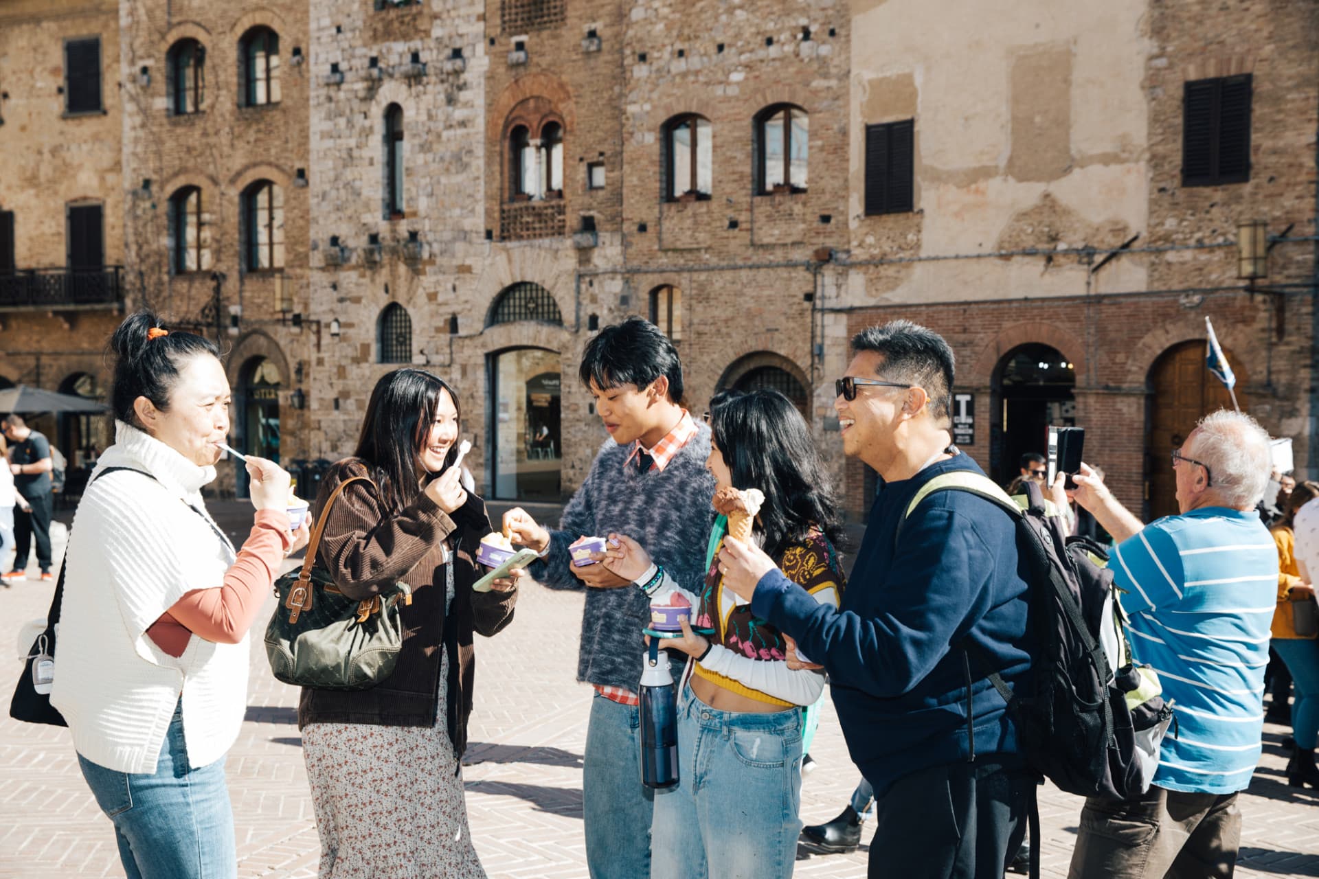 Tuscany Full-Day Tour from Florence: Pisa, Chianti, San Gimignano, Siena - image 9