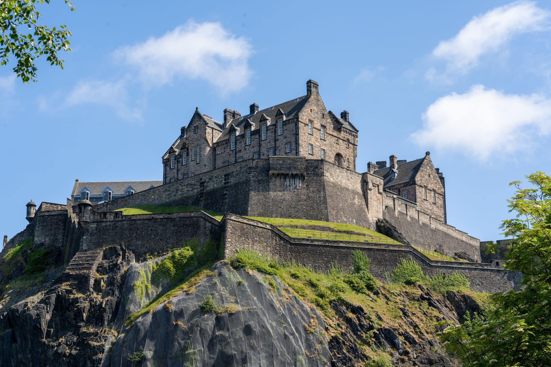 Edinburgh Castle Guided Tour with English-Speaking Guide & Entry - main image