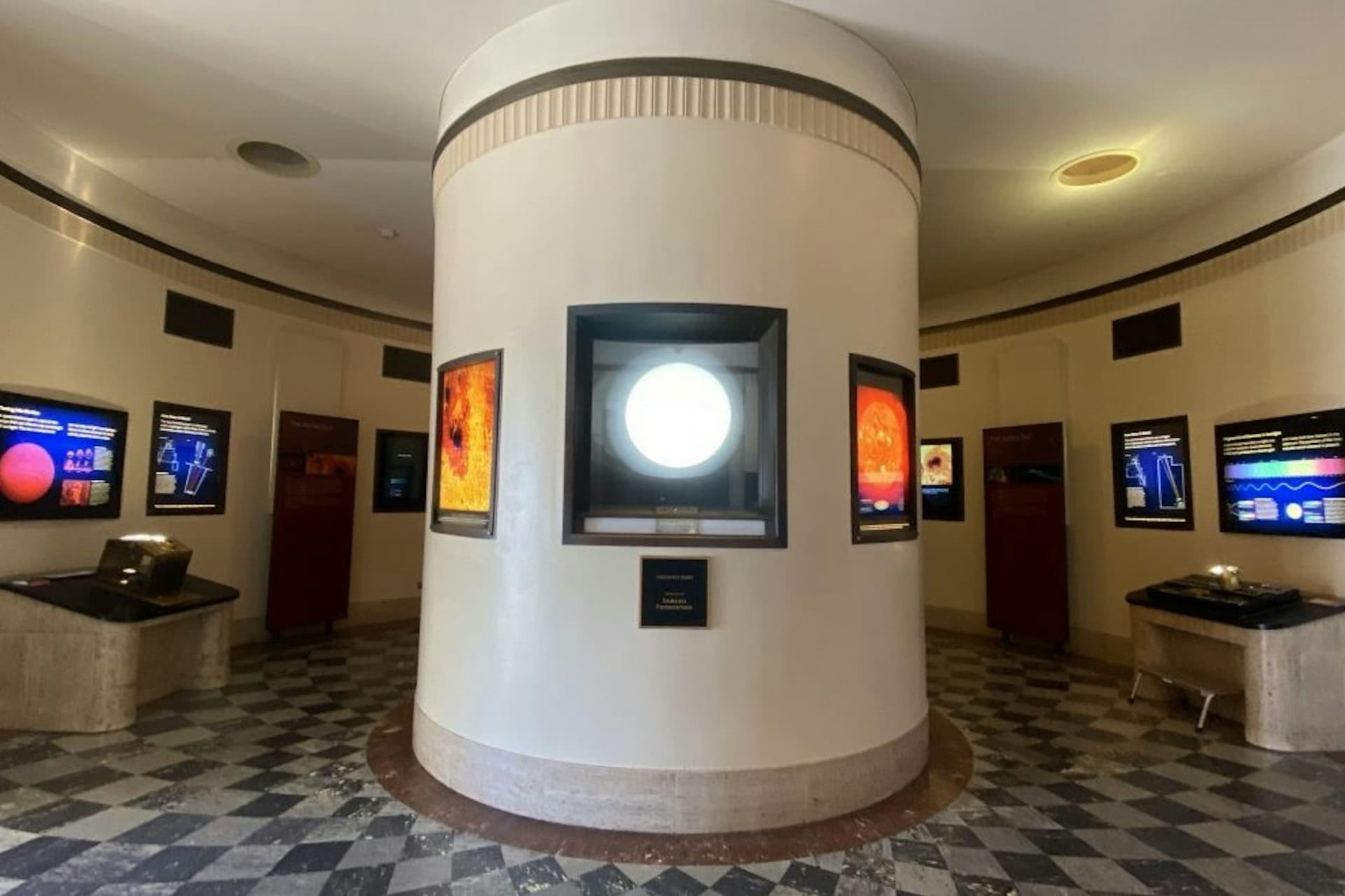 Griffith Observatory: Guided Tour + Planetarium Show Ticket - image 10