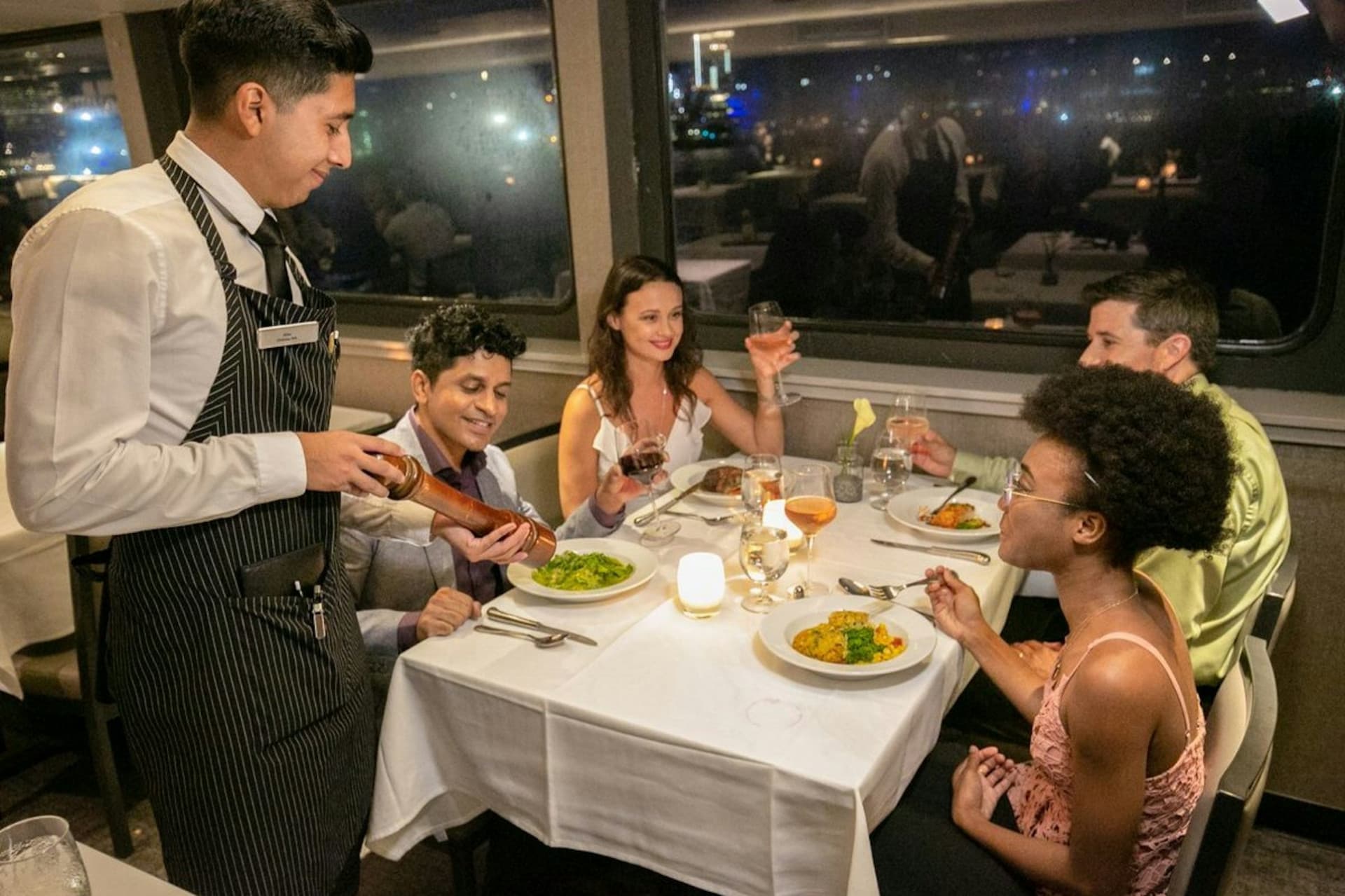 Boston Harbor: 2 or 3-Hour Signature Dinner Cruise - main image
