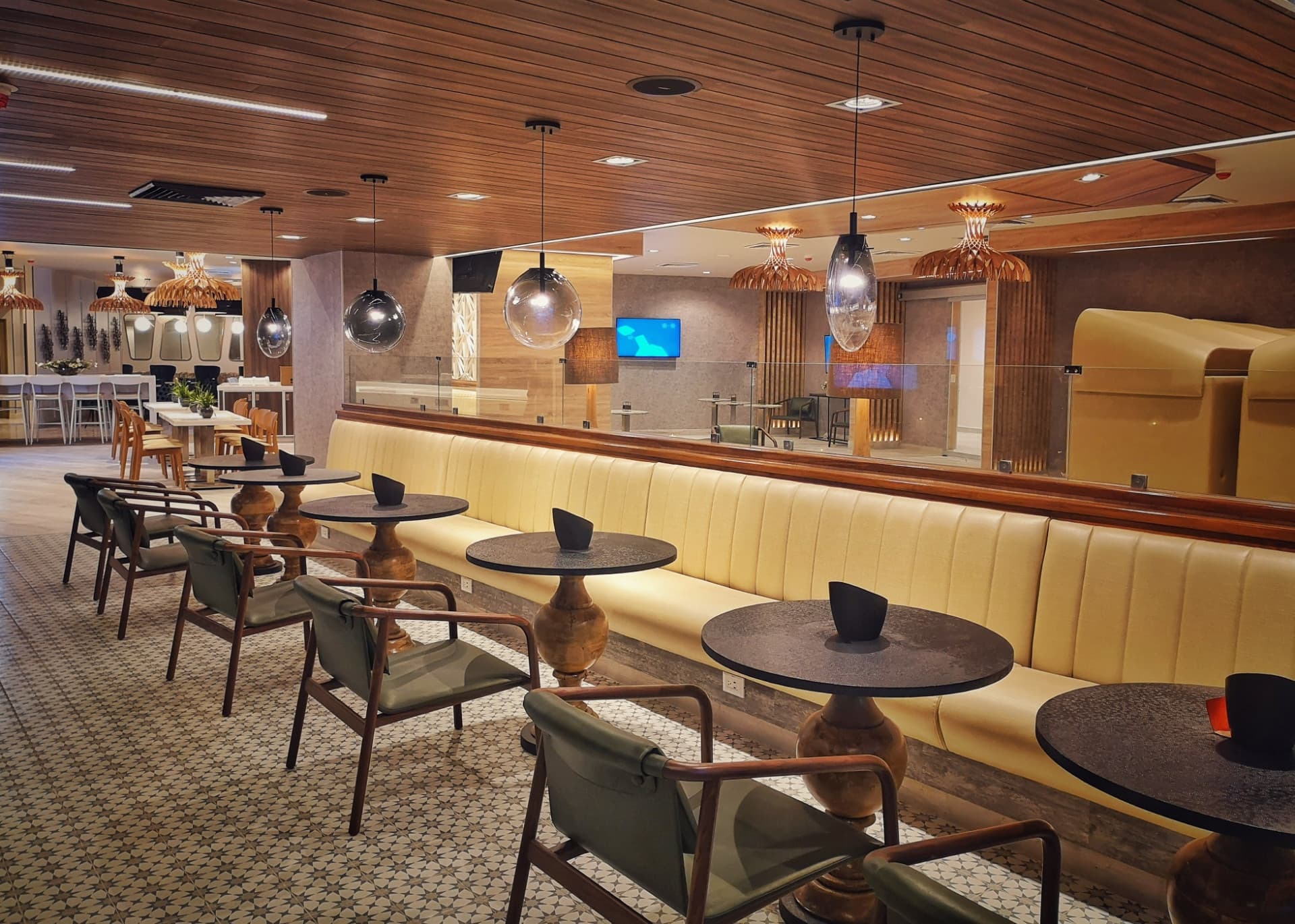 MERA Business Lounge - Cancun International Airport - image 30