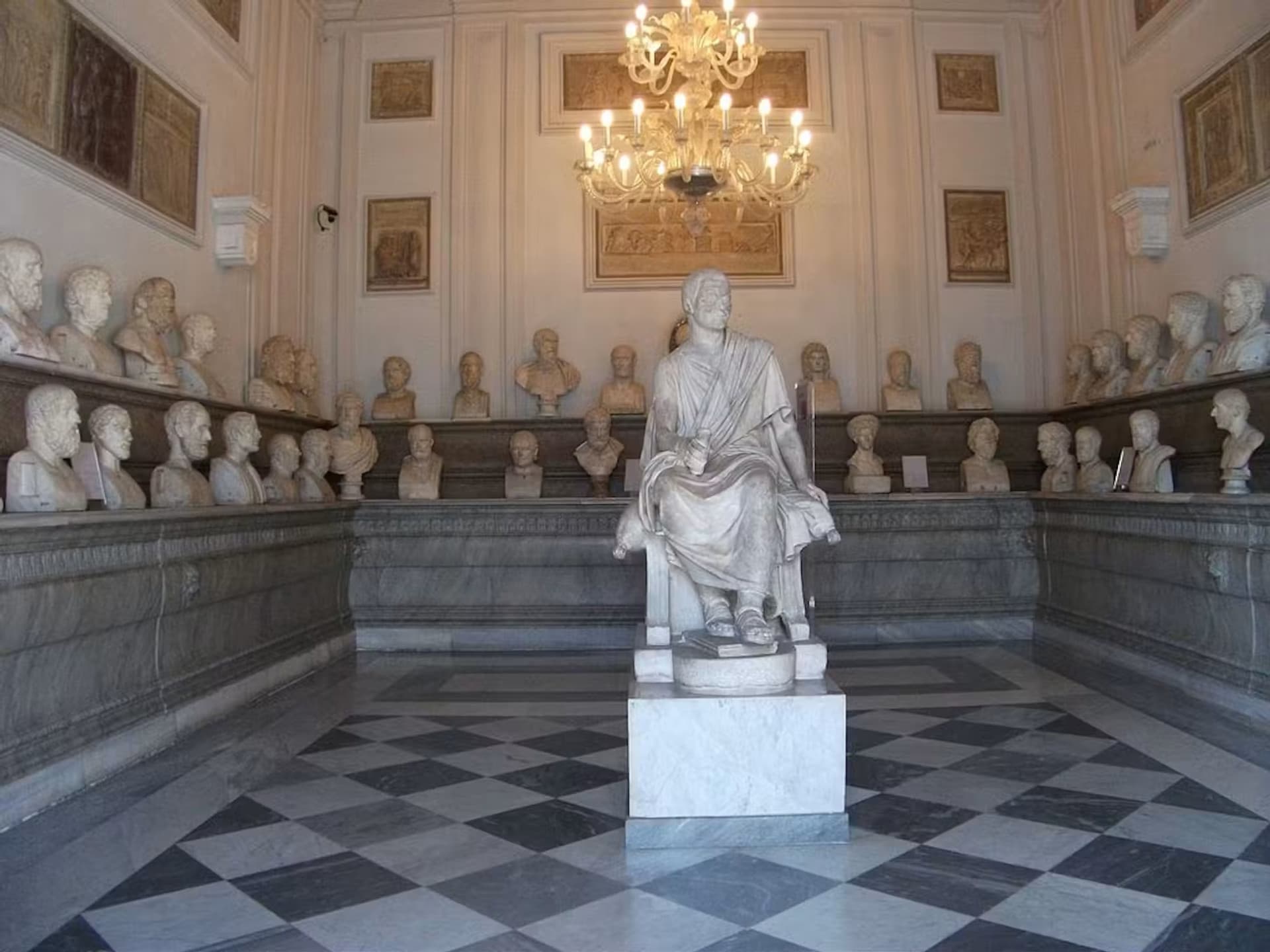 Entrada a los Museos Capitolinos - imagen 12
