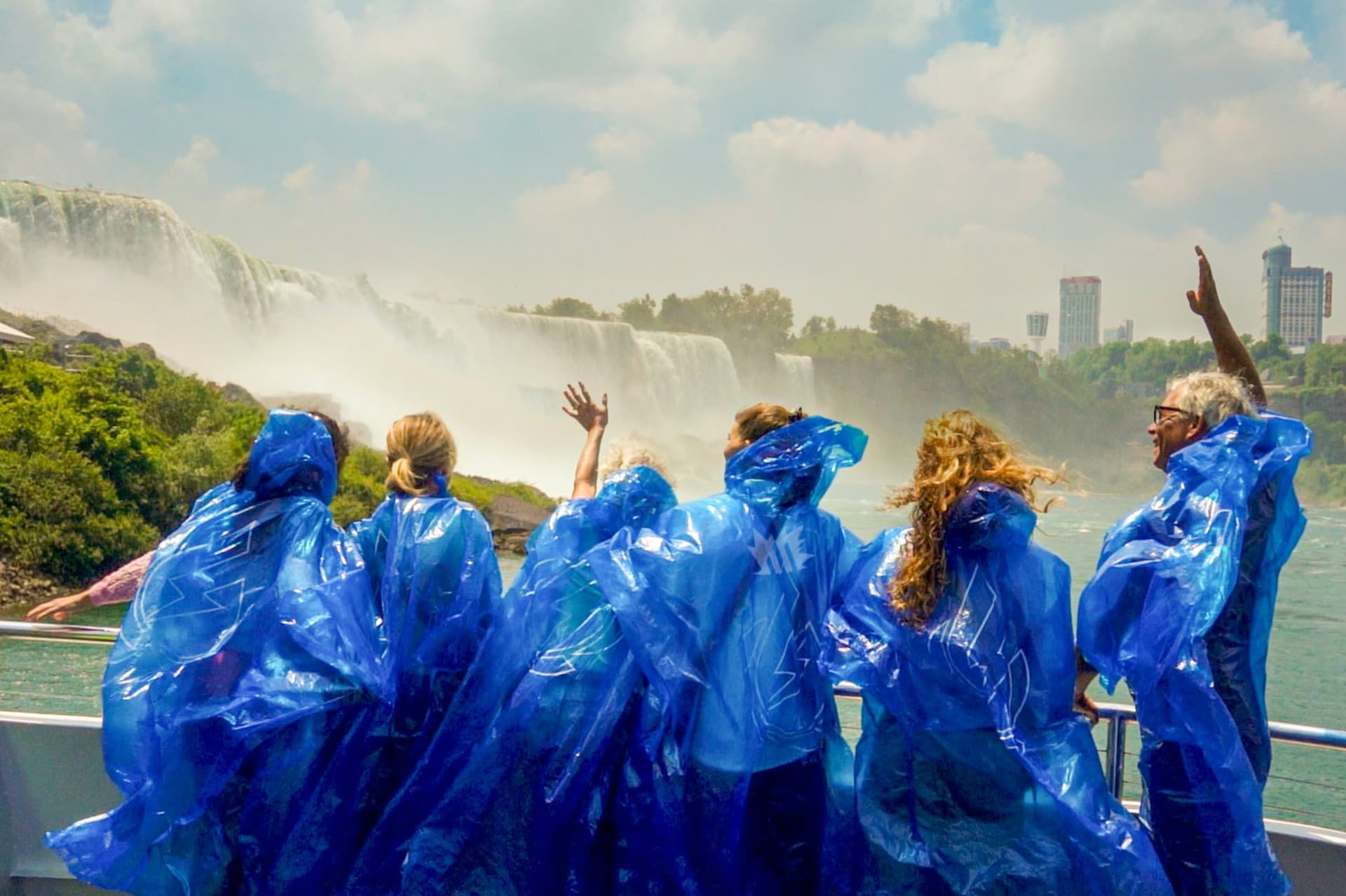 Niagara Falls US: Maid of the Mist Cruise + Cave of the Winds + Small Group Tour - image 4