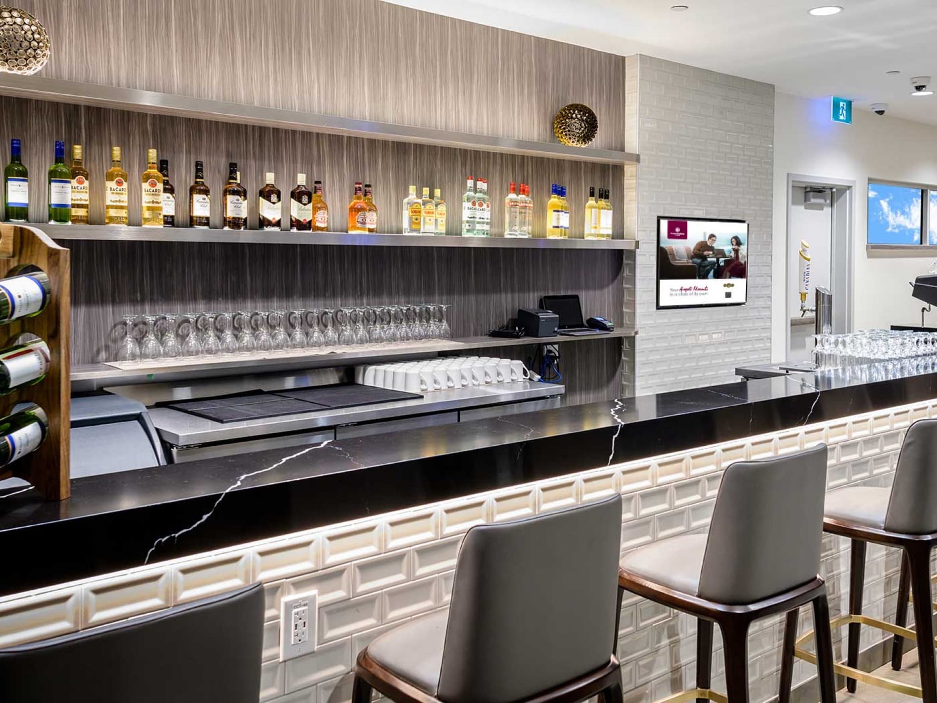 Plaza Premium Lounge - Toronto Pearson International Airport Terminal 1 - main image