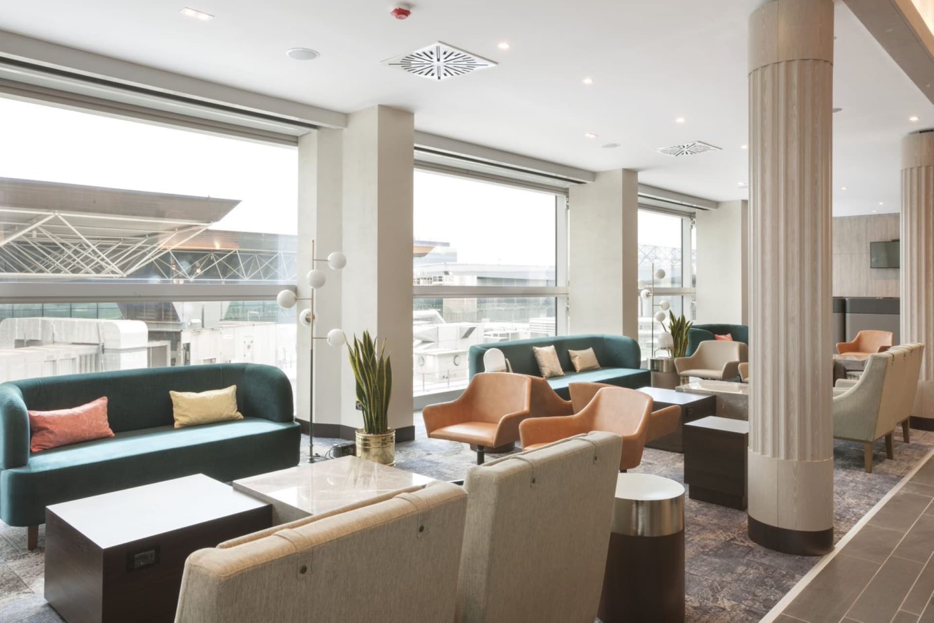 Plaza Premium Lounge - Leonardo da Vinci-Fiumicino Airport Terminal 3 - image 5