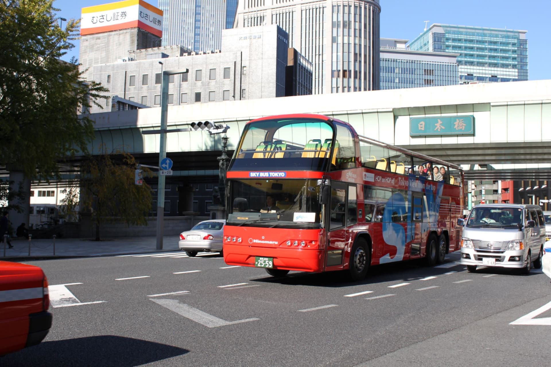 Autobús turístico Sky Hop-on Hop-off de Tokio - imagen 4