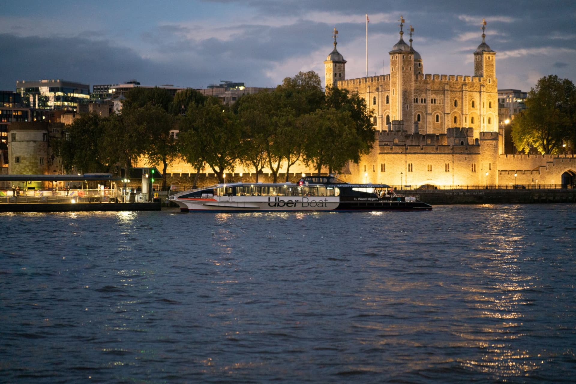Illuminated River - Thames Uber Boat Night Cruise - image 7