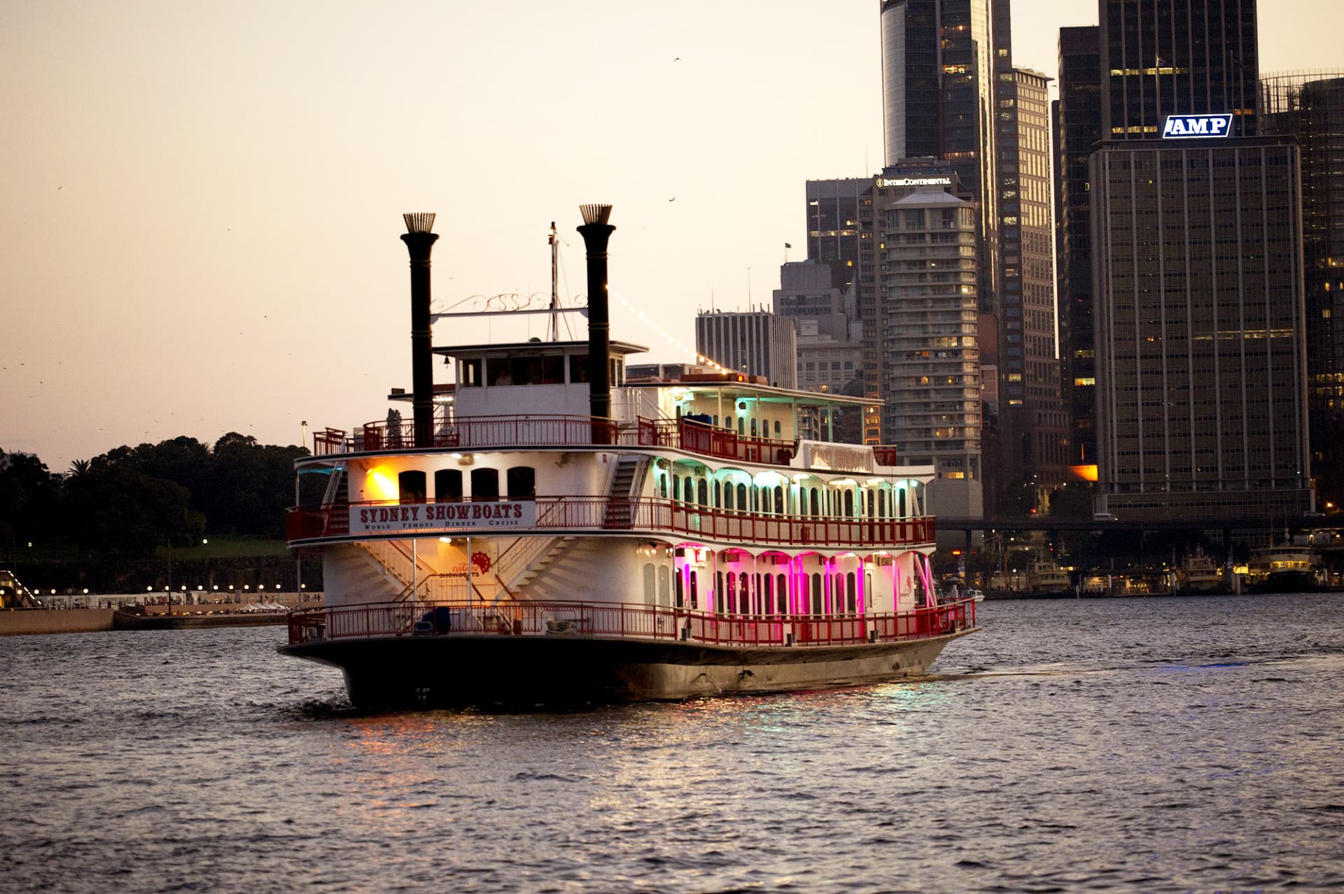 Sydney Harbour Showboat Dinner Cruise - image 3