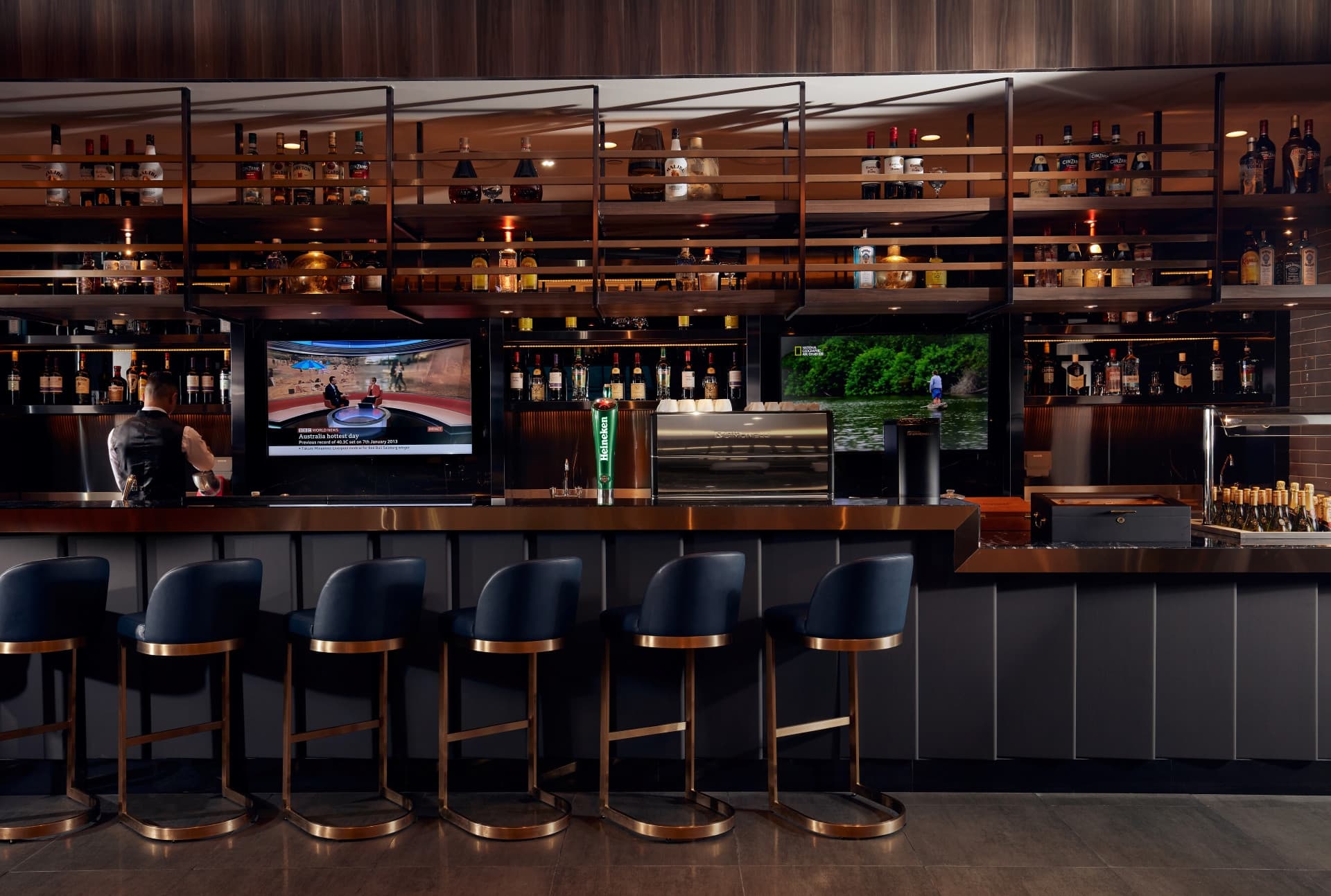 Plaza Premium Lounge - Dubai International Airport Terminal 3 - image 7